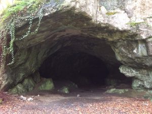 Eingang der Feldhofhöhle